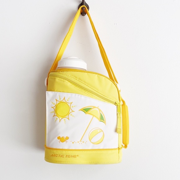 $5 $5 $5 Vintage Yellow Picnic Brunch Festival Large Water Bottle & Carry Case - Picture 1 of 4